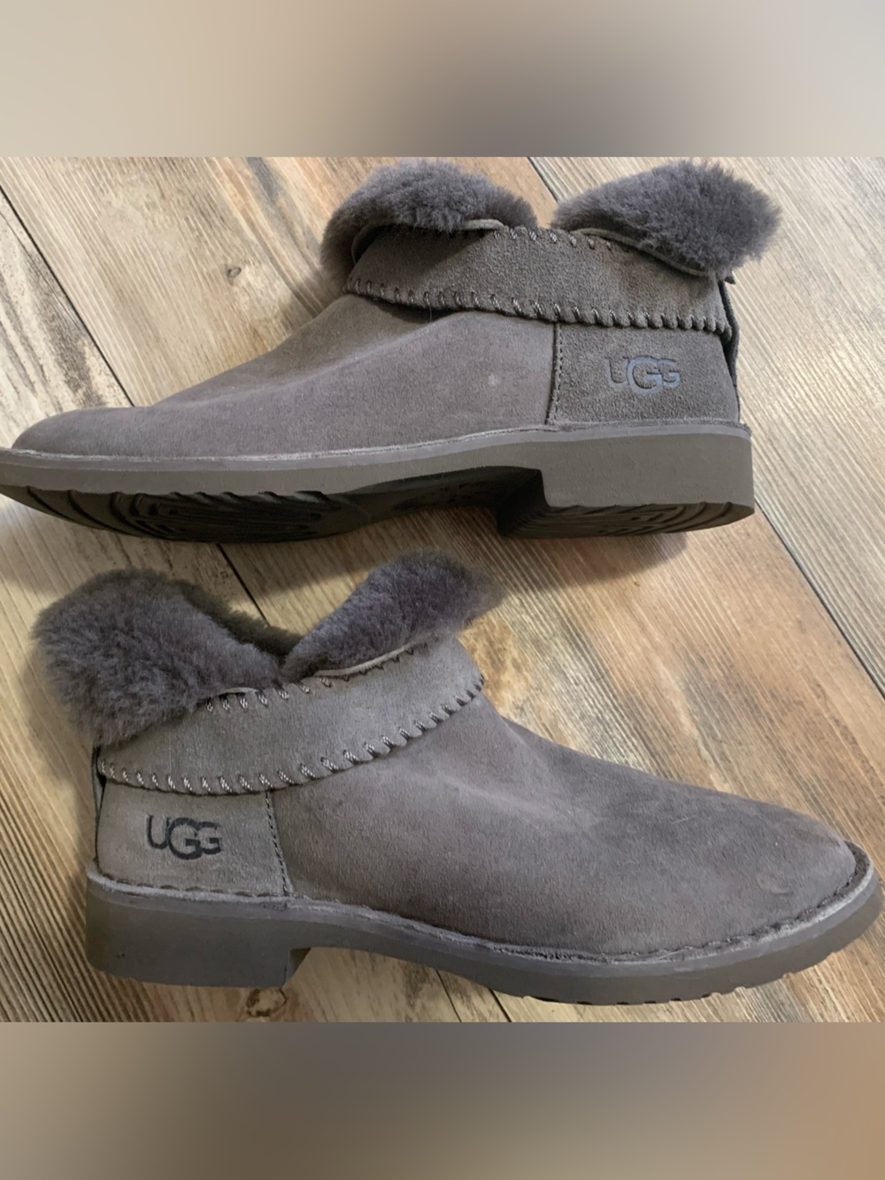 🩶UGG McKay Sheepskin Gray Boots